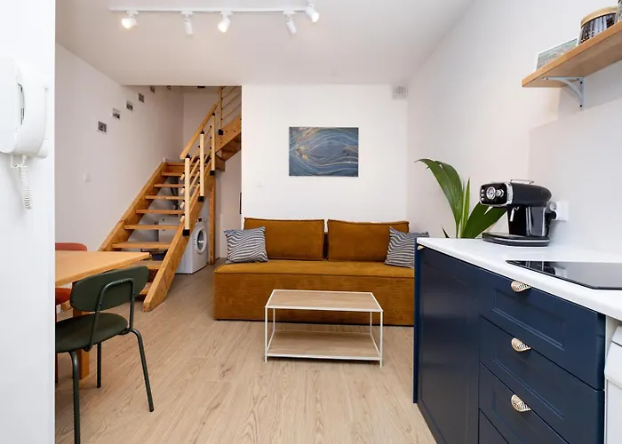 In The Heart Of Historical District With Free Parking